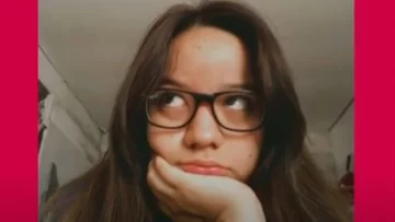 La tiraron del tren para robarle el celular: está en terapia intensiva La tiraron del tren para robarle el celular: está en terapia intensiva