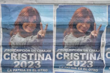 Los afiches con los que el Kirchnerismo clamó por la candidatura de Cristina Los afiches con los que el Kirchnerismo clamó por la candidatura de Cristina