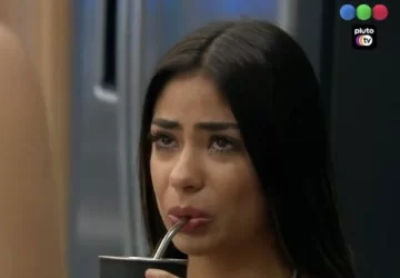 Denuncian maltrato animal en Gran Hermano: Daniela pateó a uno de los cachorros Denuncian maltrato animal en Gran Hermano: Daniela pateó a uno de los cachorros