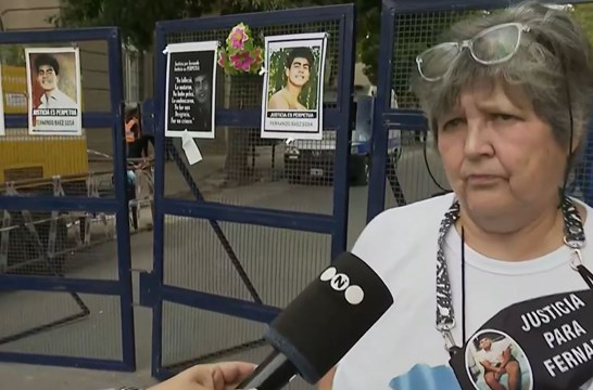 La historia de una docente de Buenos Aires que fue a Dolores a pegar carteles de Fernando La historia de una docente de Buenos Aires que fue a Dolores a pegar carteles de Fernando