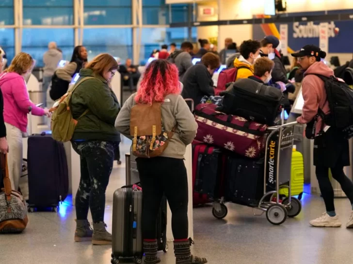 Una falla informática paralizó los vuelos en EEUU y hay caos en los aeropuertos Una falla informática paralizó los vuelos en EEUU y hay caos en los aeropuertos