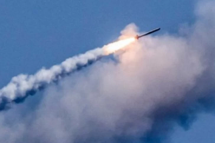 Rusia lanza ataques aéreos en Ucrania tras la promesa de tanques de Alemania y EEUU