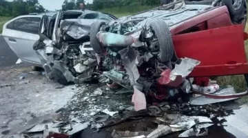 Seis personas murieron y otra quedó internada en grave estado tras un choque frontal
