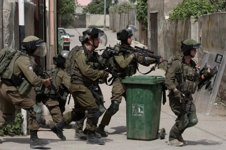 Fuerzas israelíes matan a cinco palestinos en un operativo militar en Cisjordania