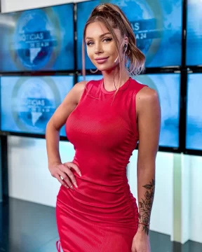 Ratonera foto de Romina Malaspina junto a una amiga