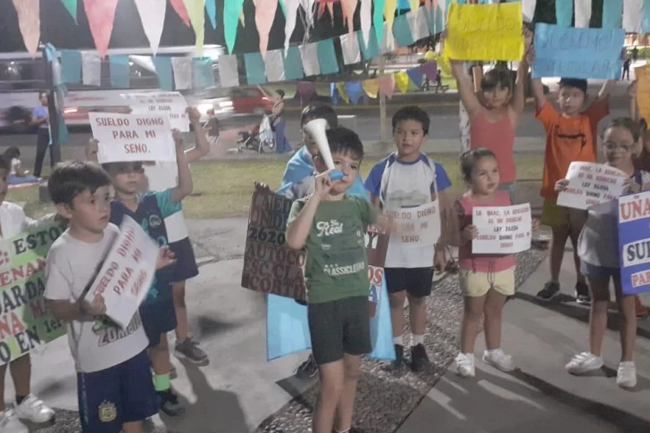 En el día que ratificaron el paro, nueva marcha de antorchas de autoconvocados