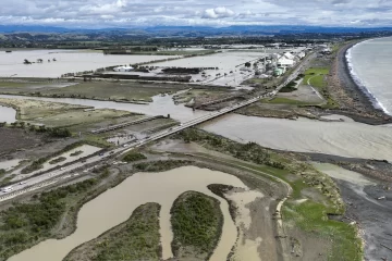 Sube a ocho el número de muertos por un ciclón en Nueva Zelanda Sube a ocho el número de muertos por un ciclón en Nueva Zelanda