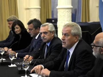 Paritaria nacional docente: acuerdan un aumento del 33,5% del salario mínimo hasta julio Paritaria nacional docente: acuerdan un aumento del 33,5% del salario mínimo hasta julio