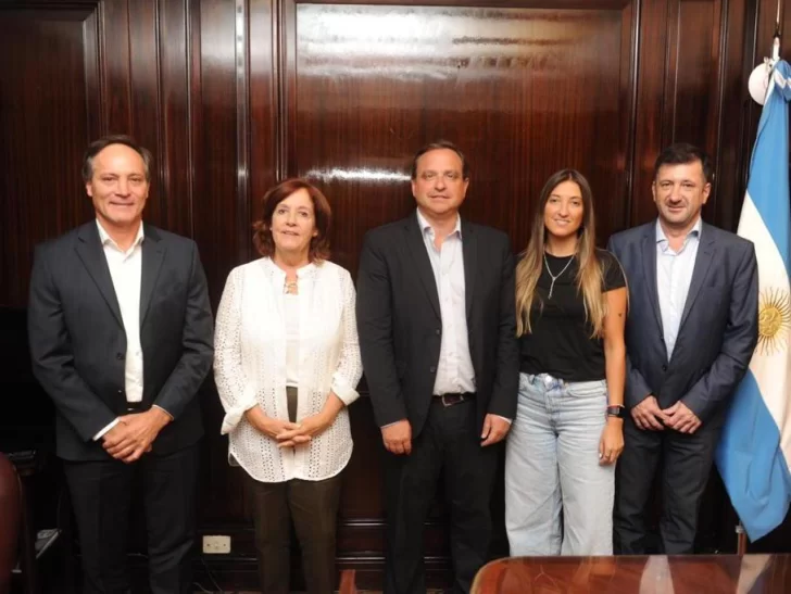 Cuatro senadores abandonan el Frente de Todos para armar un nuevo bloque Cuatro senadores abandonan el Frente de Todos para armar un nuevo bloque