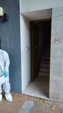 Sentía un olor nauseabundo, era el cadáver de su vecino Sentía un olor nauseabundo, era el cadáver de su vecino