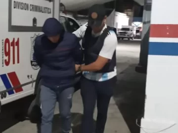 Quiso robar en un local y no lo logró, pero igual lo detuvieron y le secuestraron un remis Quiso robar en un local y no lo logró, pero igual lo detuvieron y le secuestraron un remis