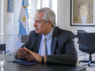 Alberto Fernández fue operado de la hernia de disco lumbar Alberto Fernández fue operado de la hernia de disco lumbar