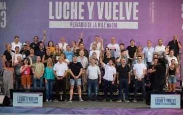 Máximo Kirchner y Kicillof encabezaron un encuentro para reclamar que CFK sea candidata a la presidencia Máximo Kirchner y Kicillof encabezaron un encuentro para reclamar que CFK sea candidata a la presidencia