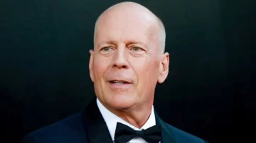 Las primeras fotos de Bruce Willis desde que fue diagnosticado con demencia frontotemporal Las primeras fotos de Bruce Willis desde que fue diagnosticado con demencia frontotemporal