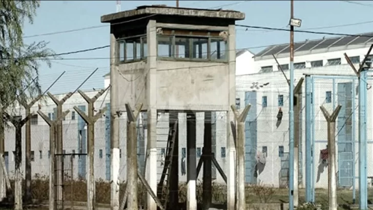 Detuvieron a un guardicárcel por practicarle sexo oral a presos a cambio de beneficios Detuvieron a un guardicárcel por practicarle sexo oral a presos a cambio de beneficios