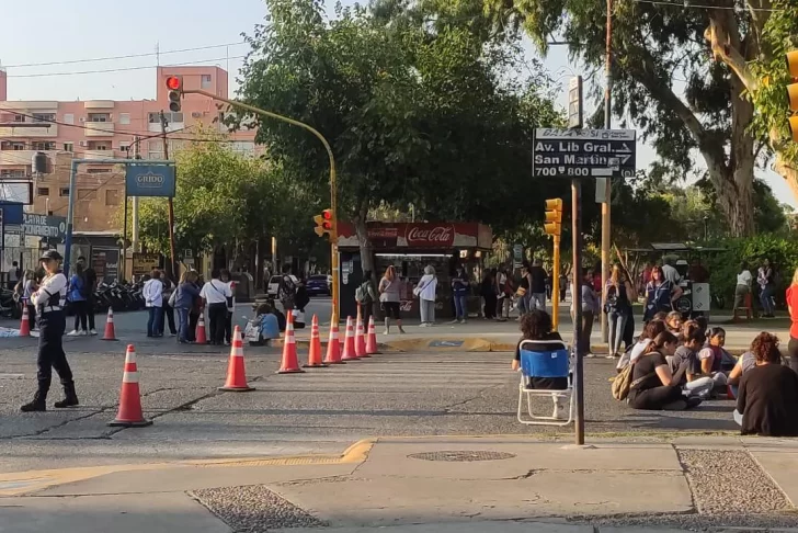 Directores de Secundaria de 36 escuelas no entregarán listado de docentes que adhieran al paro Directores de Secundaria de 36 escuelas no entregarán listado de docentes que adhieran al paro