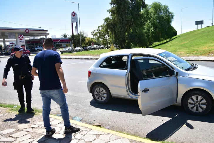 Mujer murió dentro de un auto