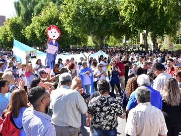 Según Hacienda, maestros perderán entre $5 mil y $13 mil por día de paro Según Hacienda, maestros perderán entre $5 mil y $13 mil por día de paro