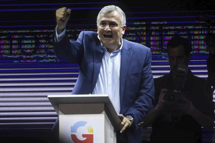 Morales lanzó su precandidatura presidencial