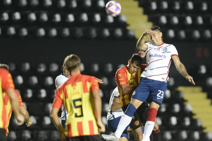 San Lorenzo pasó sin despeinarse