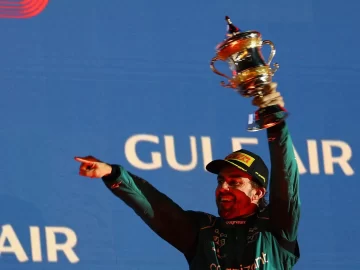 Ganó Verstappen pero la figura en Bahréin fue Alonso Ganó Verstappen pero la figura en Bahréin fue Alonso