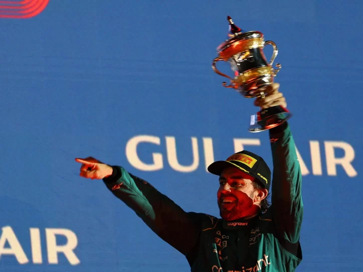 Ganó Verstappen pero la figura en Bahréin fue Alonso Ganó Verstappen pero la figura en Bahréin fue Alonso
