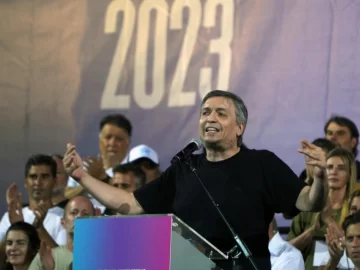 En Avellaneda, fuerte embestida de Máximo Kirchner contra Alberto