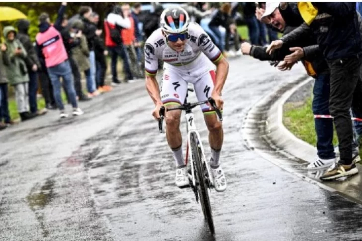 Remco Evenepoel repitió su victoria en una clásica