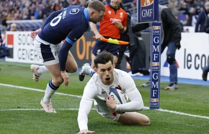 Francia venció a Escocia y dejó a Irlanda solo en la punta