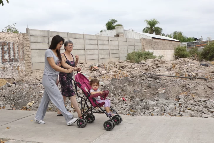 Chimbas: por inseguridad, ahora obligan a que limpien y cierren los terrenos baldíos