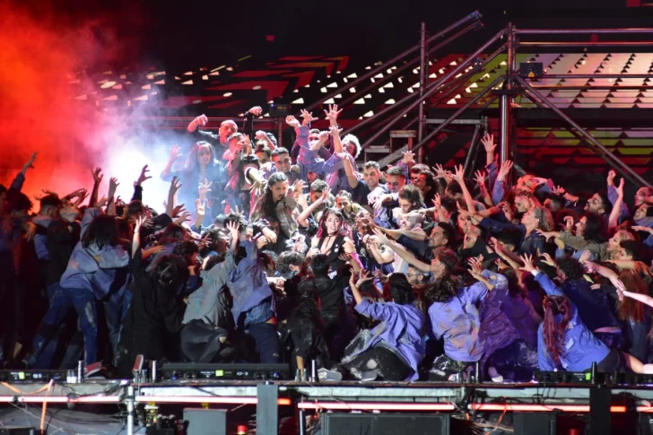 Arrancó el Espectáculo Final de la FNS Arrancó el Espectáculo Final de la FNS