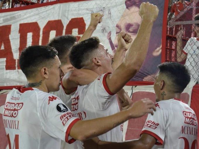 Huracán venció a Boston River y avanzó una nueva fase Huracán venció a Boston River y avanzó una nueva fase