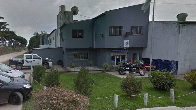 Atacan a piedrazos una comisaría para pedir que liberen a un joven acusado por un robo Atacan a piedrazos una comisaría para pedir que liberen a un joven acusado por un robo