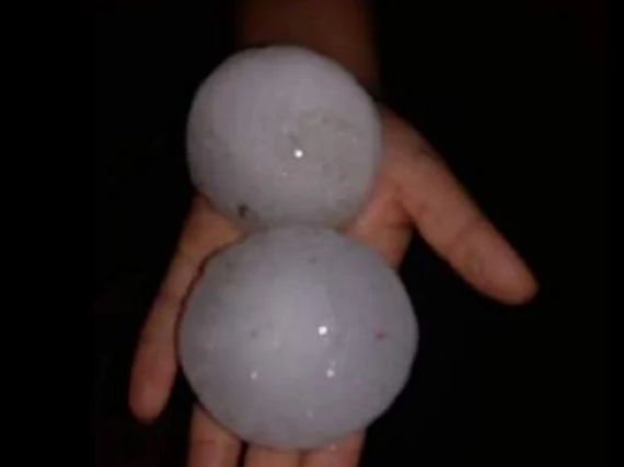 En Mendoza cayó granizo del tamaño de un huevo En Mendoza cayó granizo del tamaño de un huevo