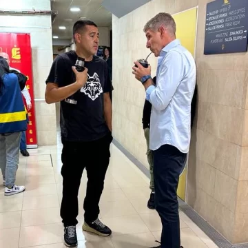 Riquelme y Palermo jugaron juntos el “Partido de las Leyendas” del Villarreal Riquelme y Palermo jugaron juntos el “Partido de las Leyendas” del Villarreal