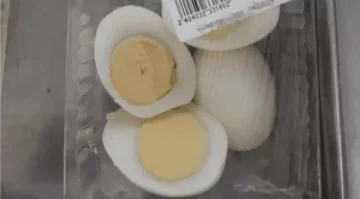 Supermercado puso a la venta huevos duros a precio exorbitante y generó un escándalo Supermercado puso a la venta huevos duros a precio exorbitante y generó un escándalo