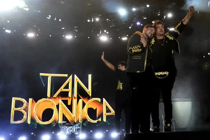 Chano tocó con Tan Biónica en el Lollapalooza y anunció un último show con la banda