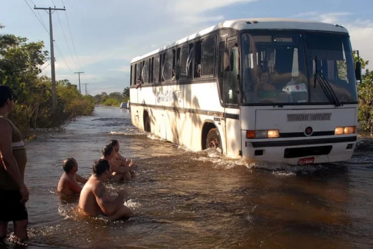 Brasil: ocho personas fallecieron por un alud debido a las fuertes lluvias