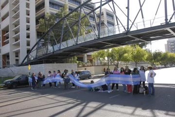 Docentes autoconvocados vuelven a marchar: se cumple la 12da jornada de paro