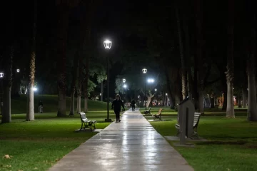 Dos hombres detenidos por el supuesto abuso a una mujer en un auto, en el Parque de Mayo Dos hombres detenidos por el supuesto abuso a una mujer en un auto, en el Parque de Mayo