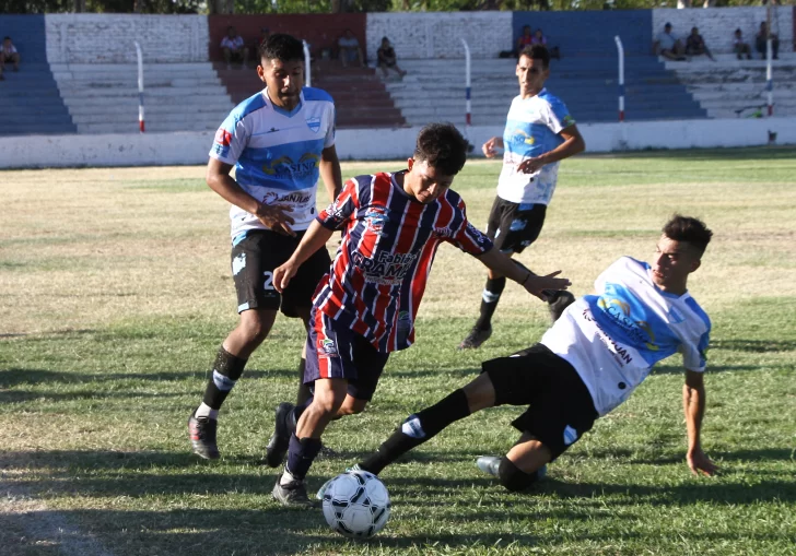 Peñarol goleó a Del Bono y se puso como escolta de los tres punteros Peñarol goleó a Del Bono y se puso como escolta de los tres punteros