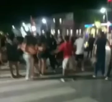 Una rencilla entre vecinos del Teresa de Calcuta y del Barrio La Estación, el origen de la violenta pelea en Villa Krause Una rencilla entre vecinos del Teresa de Calcuta y del Barrio La Estación, el origen de la violenta pelea en Villa Krause