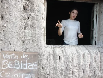 Almacenera que sufrió un robo y fue amenazada por uno de los ladrones teme por su hijo Almacenera que sufrió un robo y fue amenazada por uno de los ladrones teme por su hijo