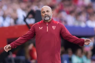 Sevilla echó a Sampaoli Sevilla echó a Sampaoli