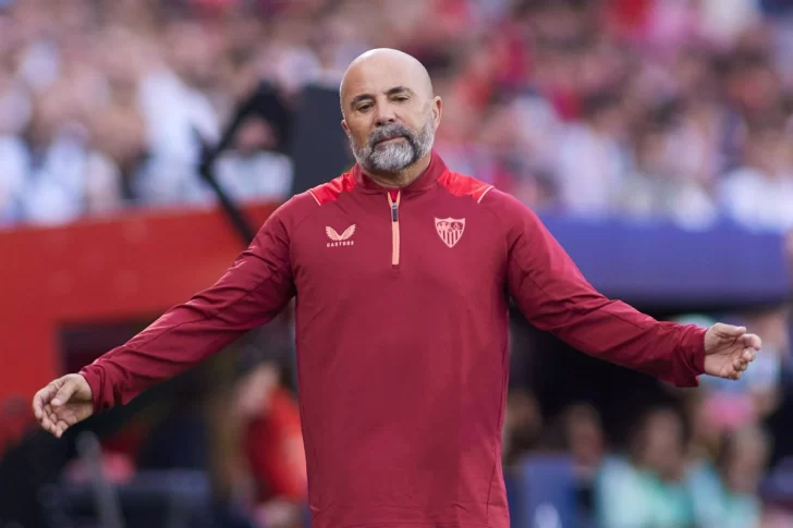 Sevilla echó a Sampaoli Sevilla echó a Sampaoli