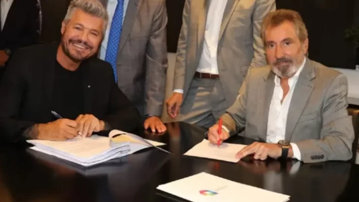 Tinelli firmó con América y dio un golpe al escenario de la TV Tinelli firmó con América y dio un golpe al escenario de la TV