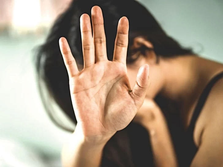 No le gustó como le hablaba su cuñada, la golpeó y le rompió las aberturas de su casa No le gustó como le hablaba su cuñada, la golpeó y le rompió las aberturas de su casa