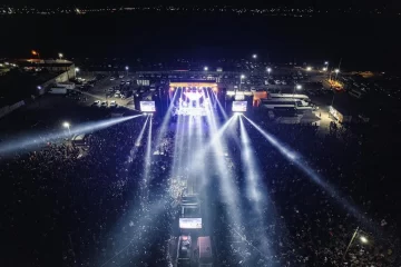 Una multitud vibró con la última noche de la Fiesta Nacional de la Uva y el Vino Una multitud vibró con la última noche de la Fiesta Nacional de la Uva y el Vino