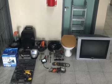 Buscan a los dueños de varios elementos robados: un parlante, una soldadora, una escalera, un inodoro y más Buscan a los dueños de varios elementos robados: un parlante, una soldadora, una escalera, un inodoro y más