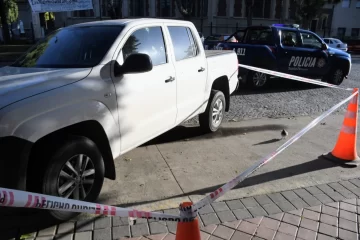 Intentaron matar de siete tiros a un empresario frente a su hijo en la puerta de la escuela Intentaron matar de siete tiros a un empresario frente a su hijo en la puerta de la escuela